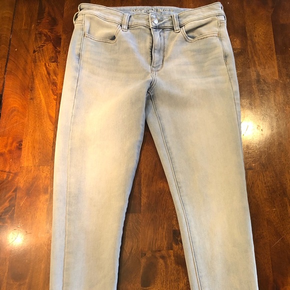 Light Wash American Eagle Skinny Jeans Size 8 - Picture 1 of 5